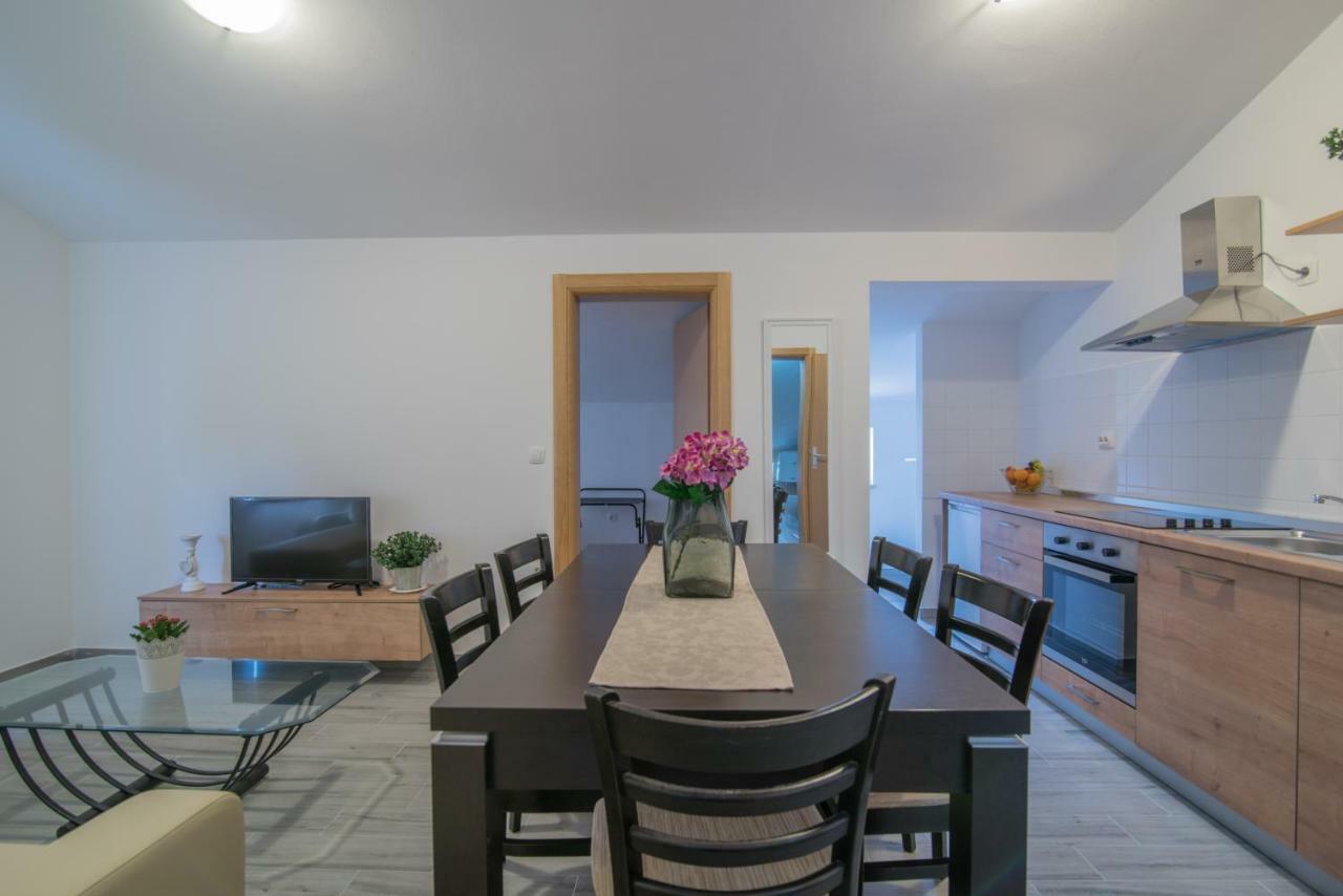 Middle Istra Apartment Pazin Exterior foto